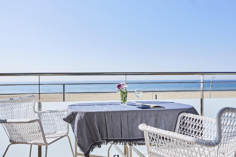 Апартаменты Casa Petit Bateau Be My Guest Кастельдефельс Экстерьер фото